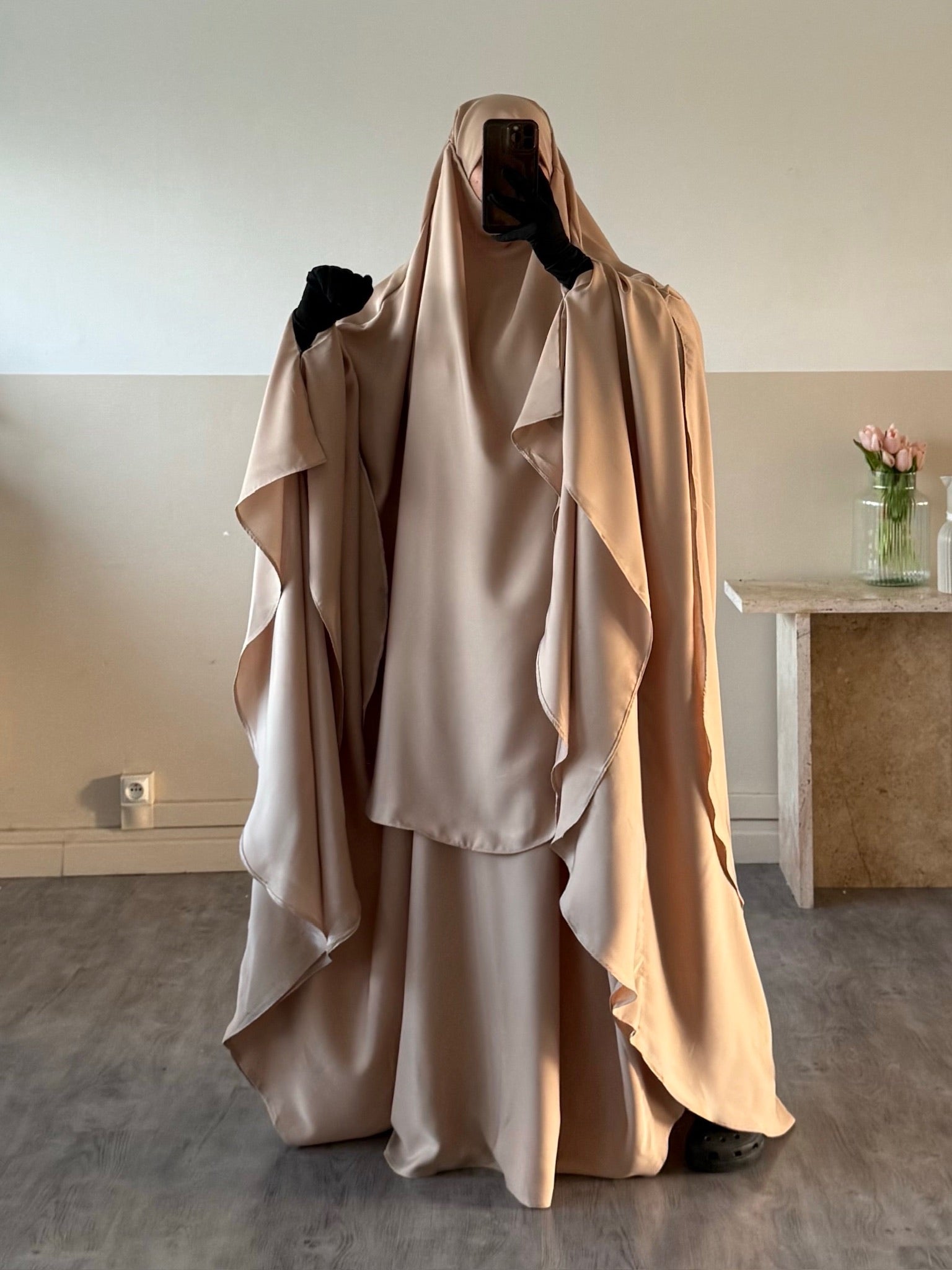 Abaya Maleeka Nidha