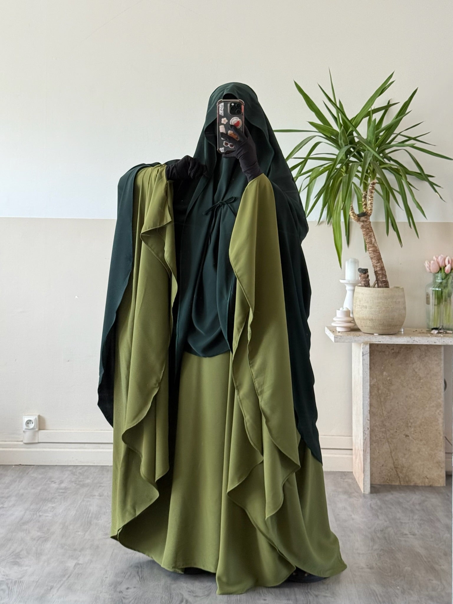 Abaya Maleeka-Seide aus Medina