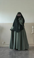 Charger l'image dans la visionneuse de la galerie, Abaya Balqis Soie de médine
