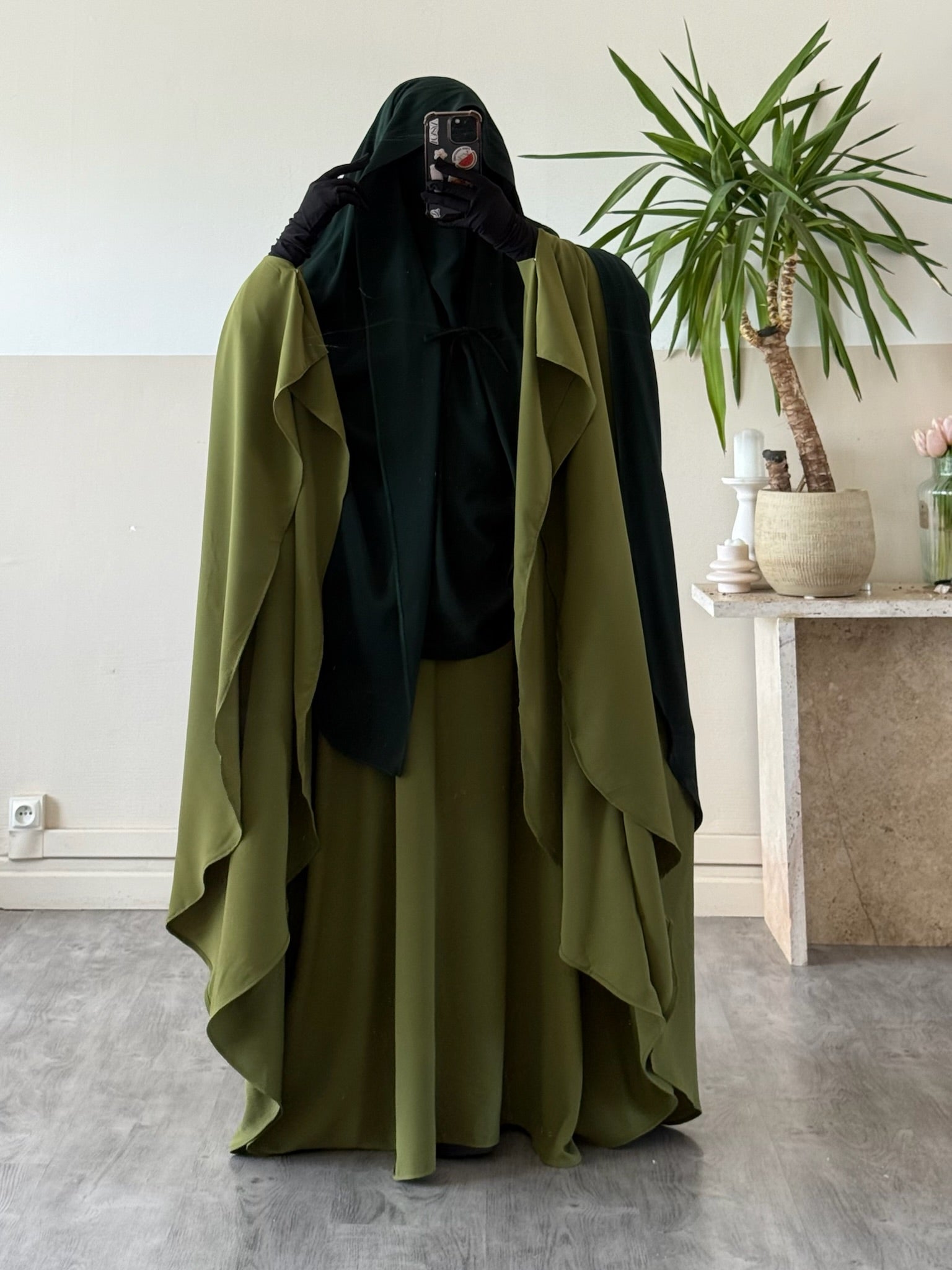 Abaya Maleeka-Seide aus Medina
