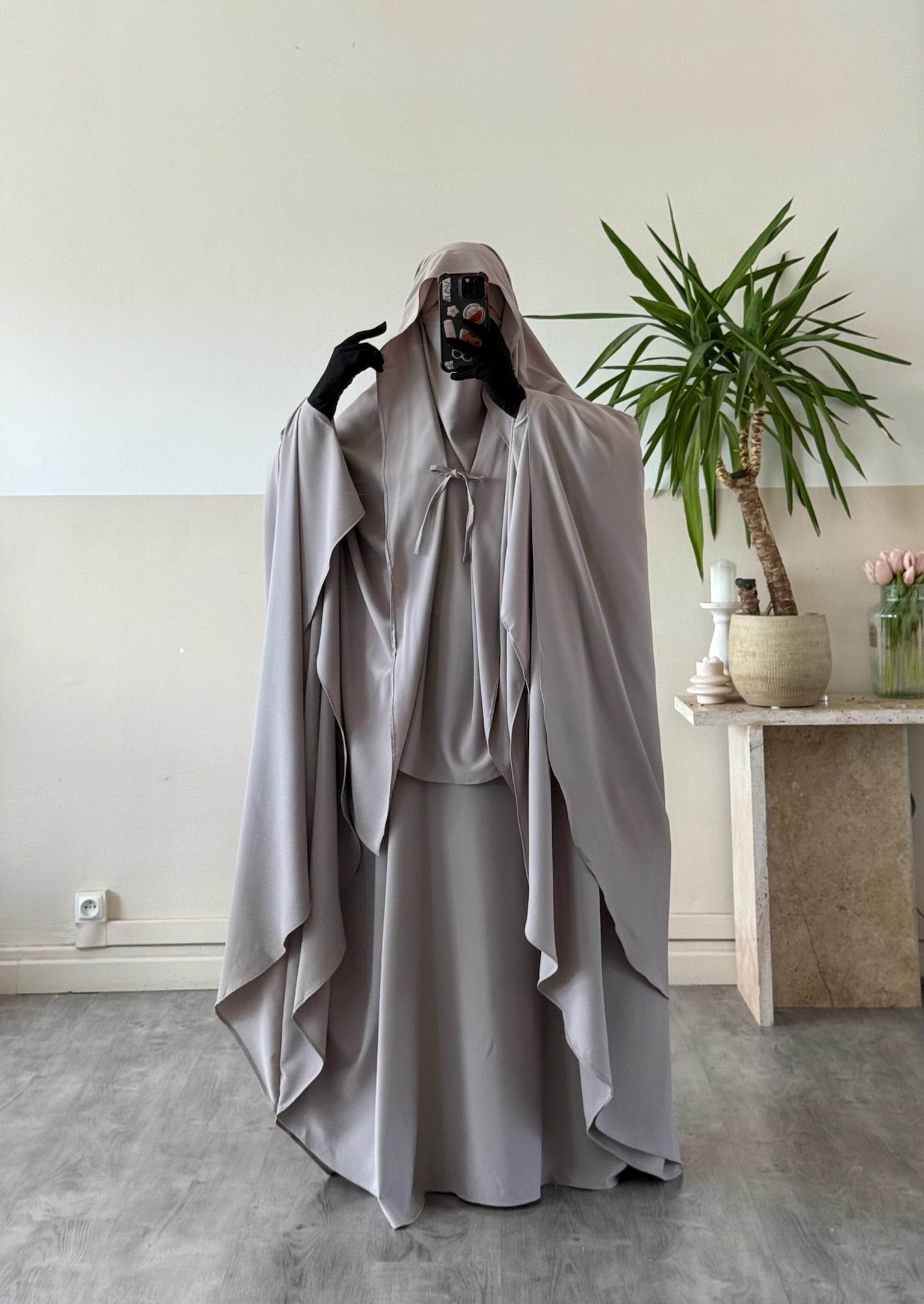 Abaya Maleeka-Seide aus Medina